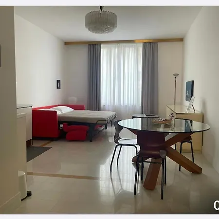 Corso Novara 5 Design 아파트
