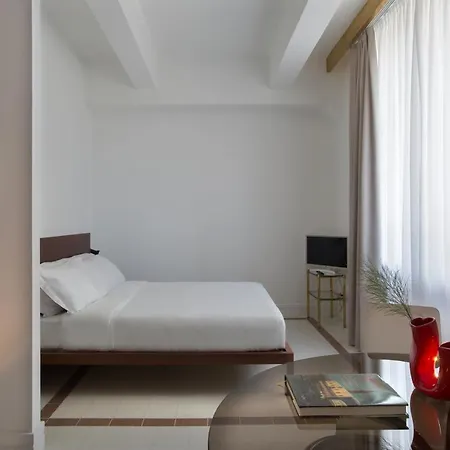 Corso Novara 5 Design * Neapel