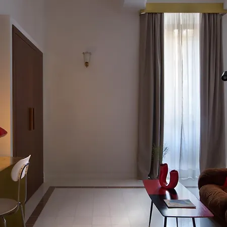 Corso Novara 5 Design * Neapel