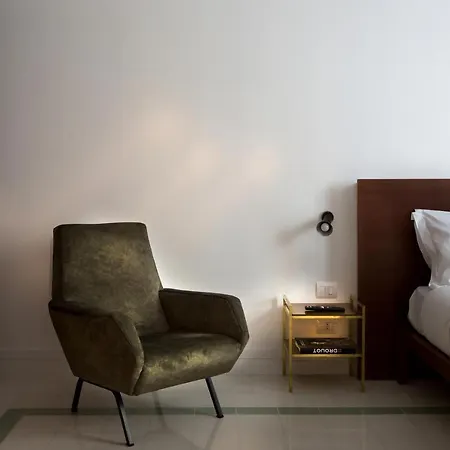 Corso Novara 5 Design Lägenhet *